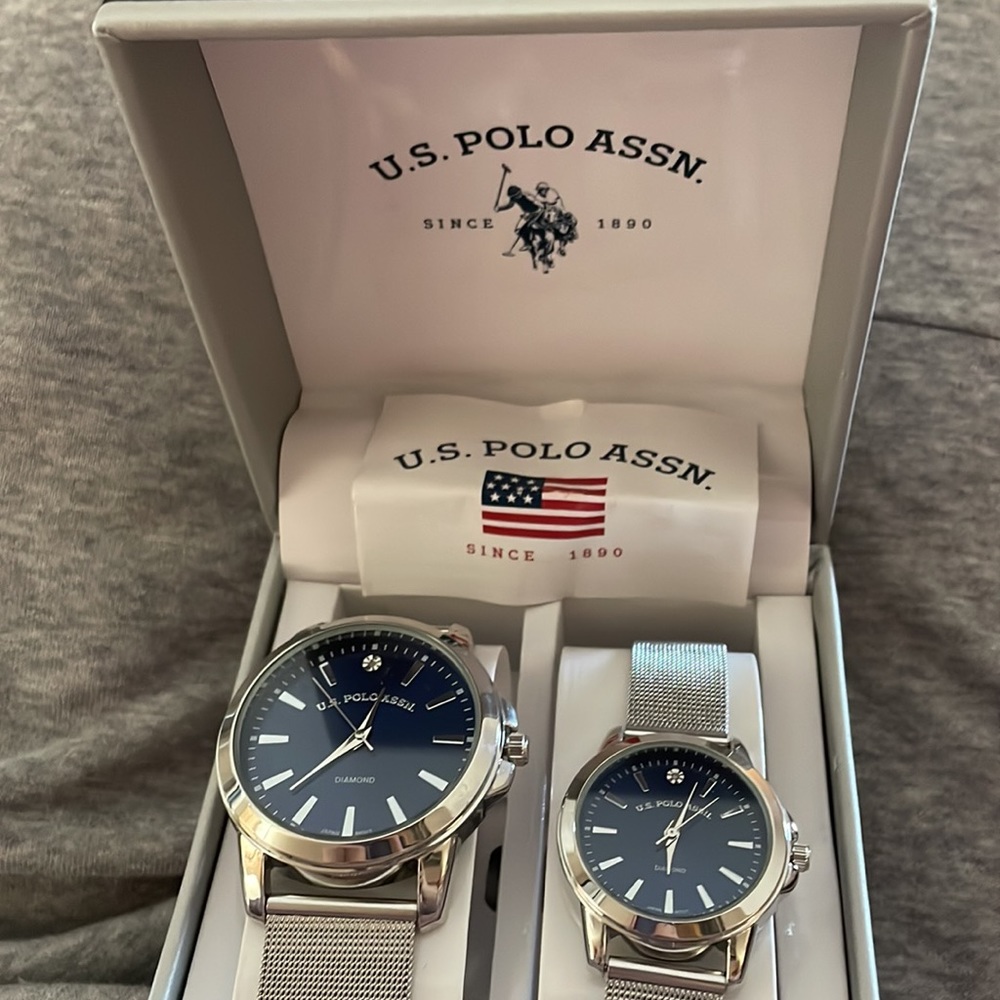 Brand new !! Two watched super cute